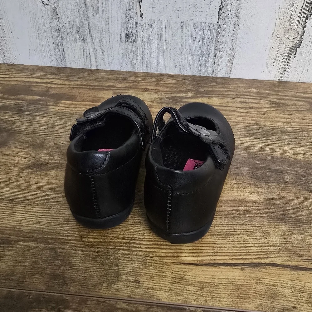 Rachel Shoes Black Kids Dress Shoes with Floral Accent Toddler Girls Size 6